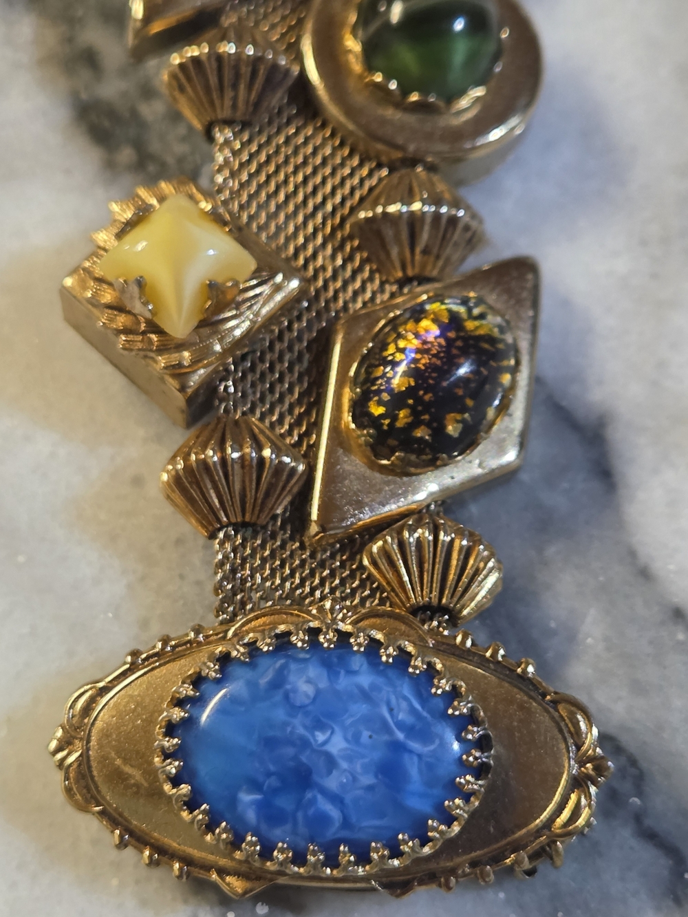 Vintage Victorian Gold-Tone Multi-Stone Bracelet Blue, Green, Red and Yellow - Picture 4 of 12